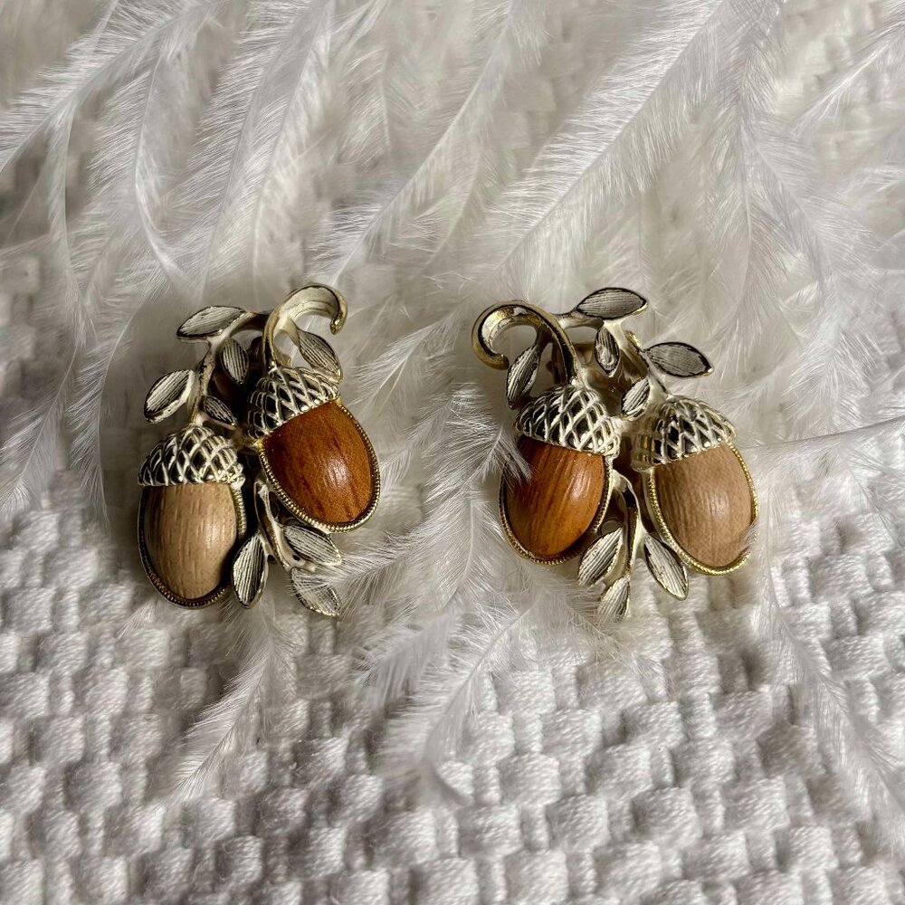 Mid Century Vintage Coro Acorn Clip On Earrings - Coro